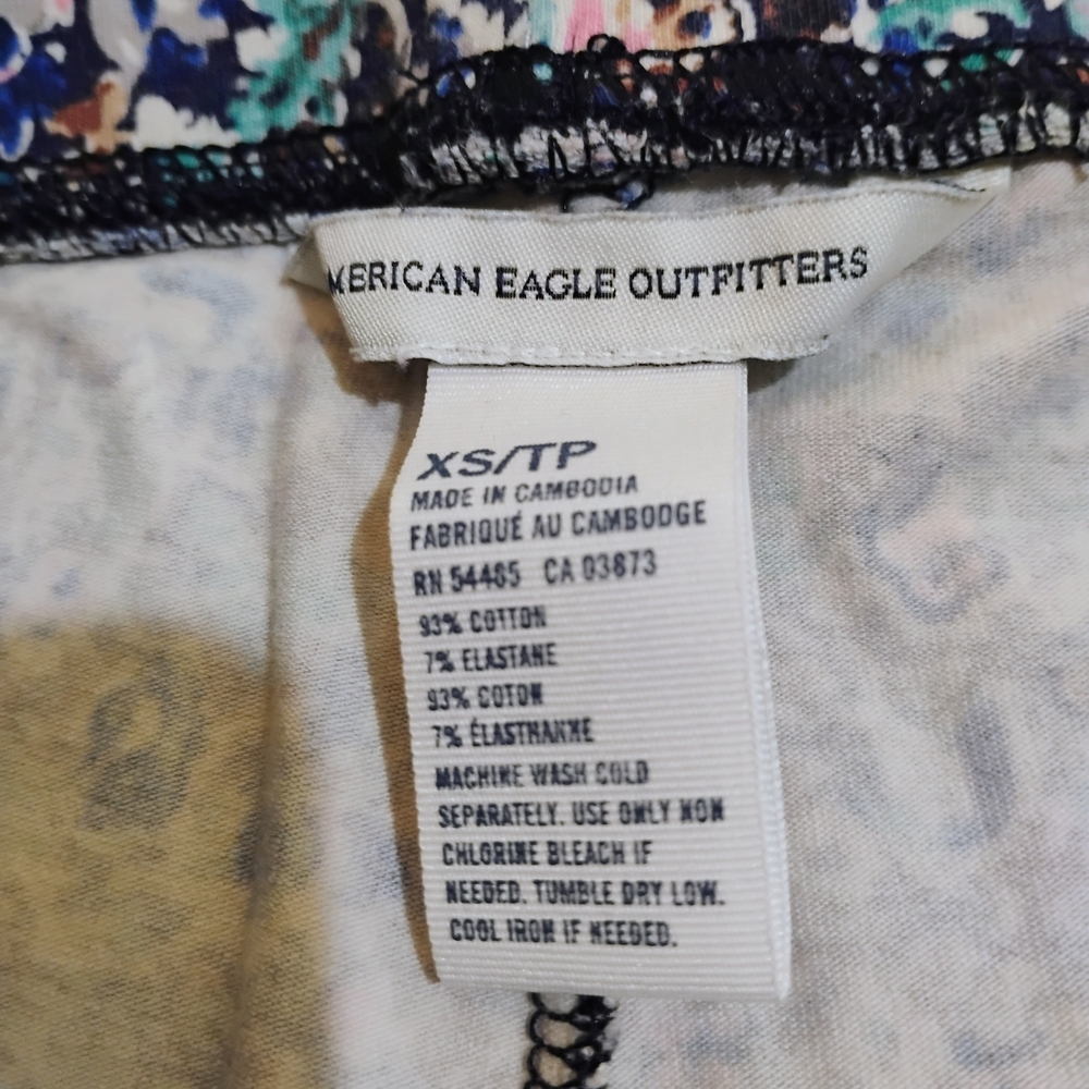 American Eagle Outfitters Floral Cropped  Leggings in Blue, Green & Pink - Picture 3 of 9